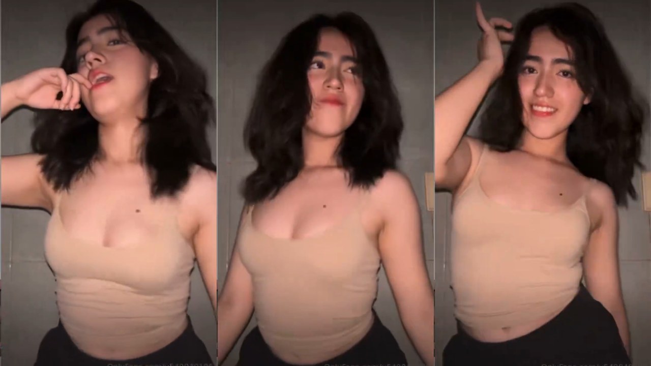 Anna de Arco en Onlyfans moviendo sus tetas