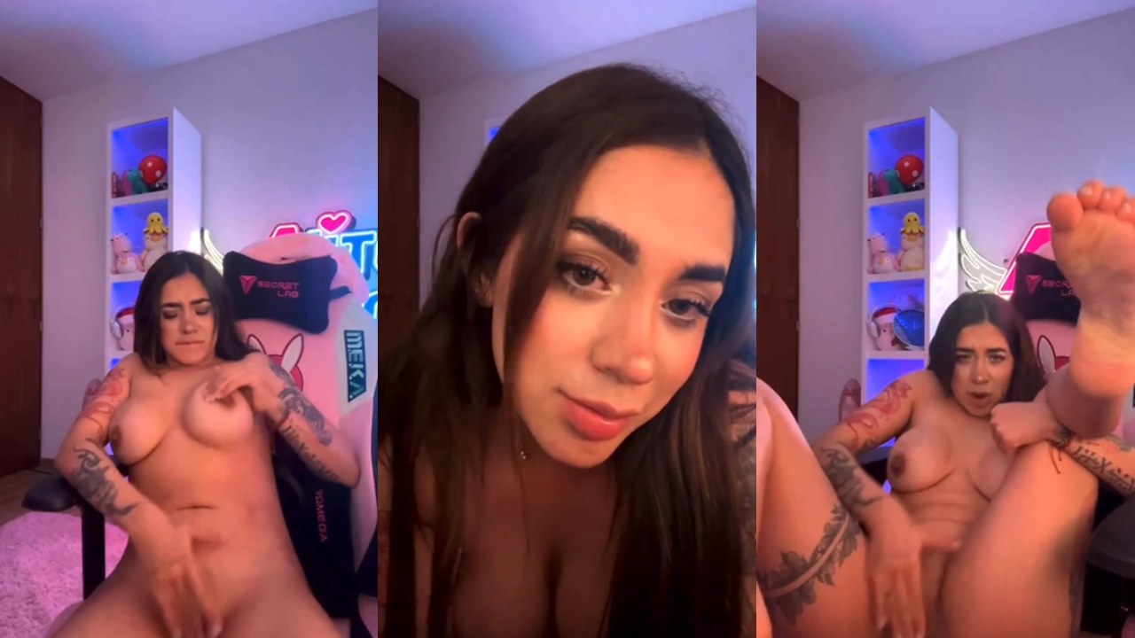 Ariadna Lorenzana masturbándose en Live