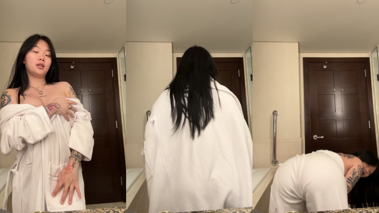 Arlene Lee Desnudandose para sus Fans
